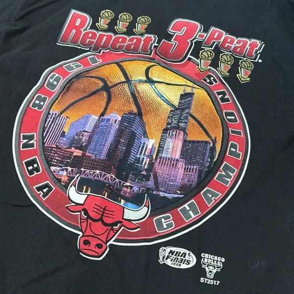 Vintage 1998 Chicago Bulls 3 peat championship shirt